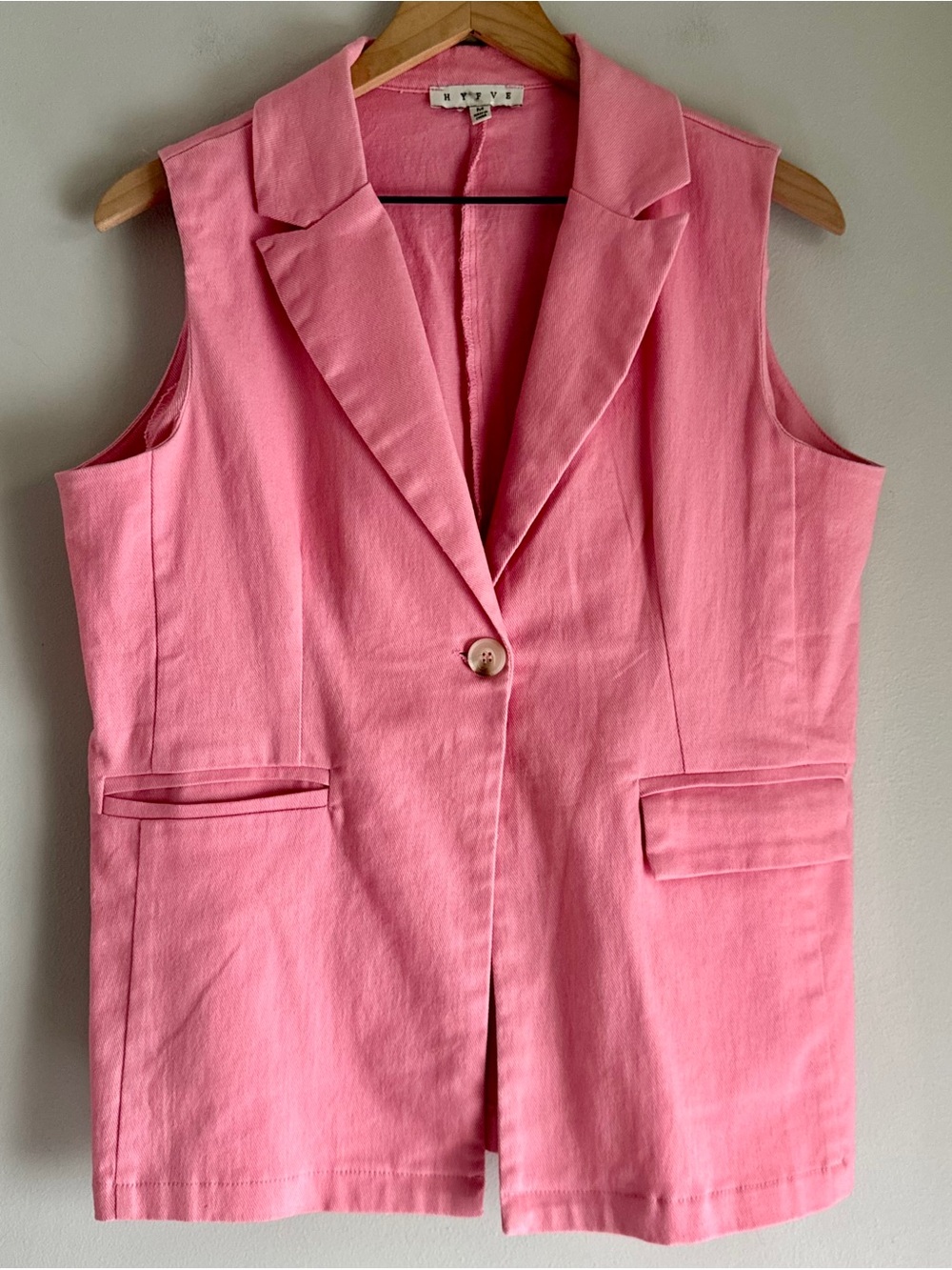 HYFVE Boutique Pink Sleeveless One Button Tailored Blazer Vest Size Medium